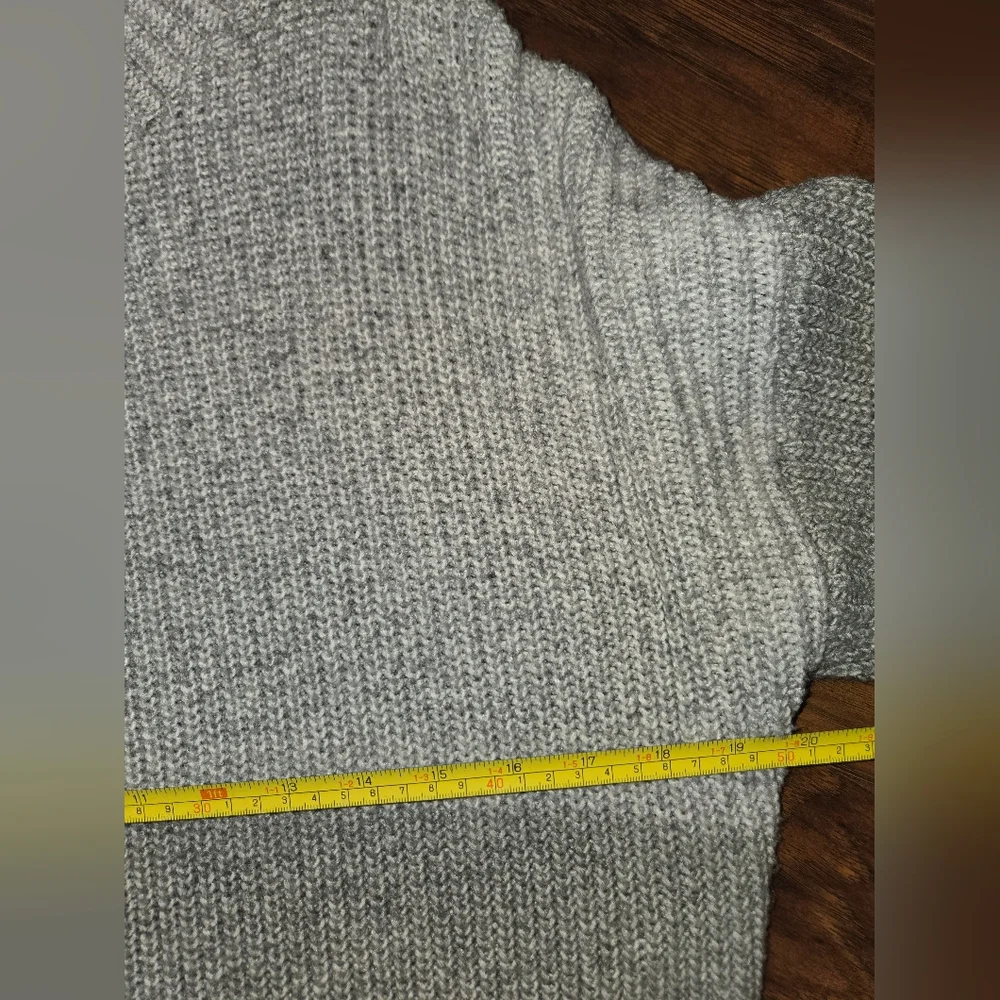 American Eagle Gray Color Blocked Small Knit Turtleneck Sweater - Picture 6 of 7